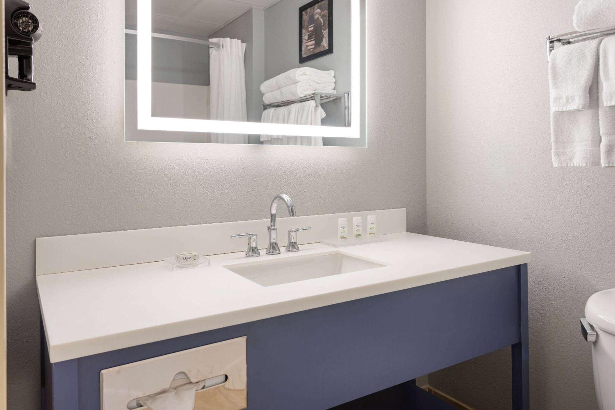 Americinn By Wyndham Iron Mountain Εξωτερικό φωτογραφία