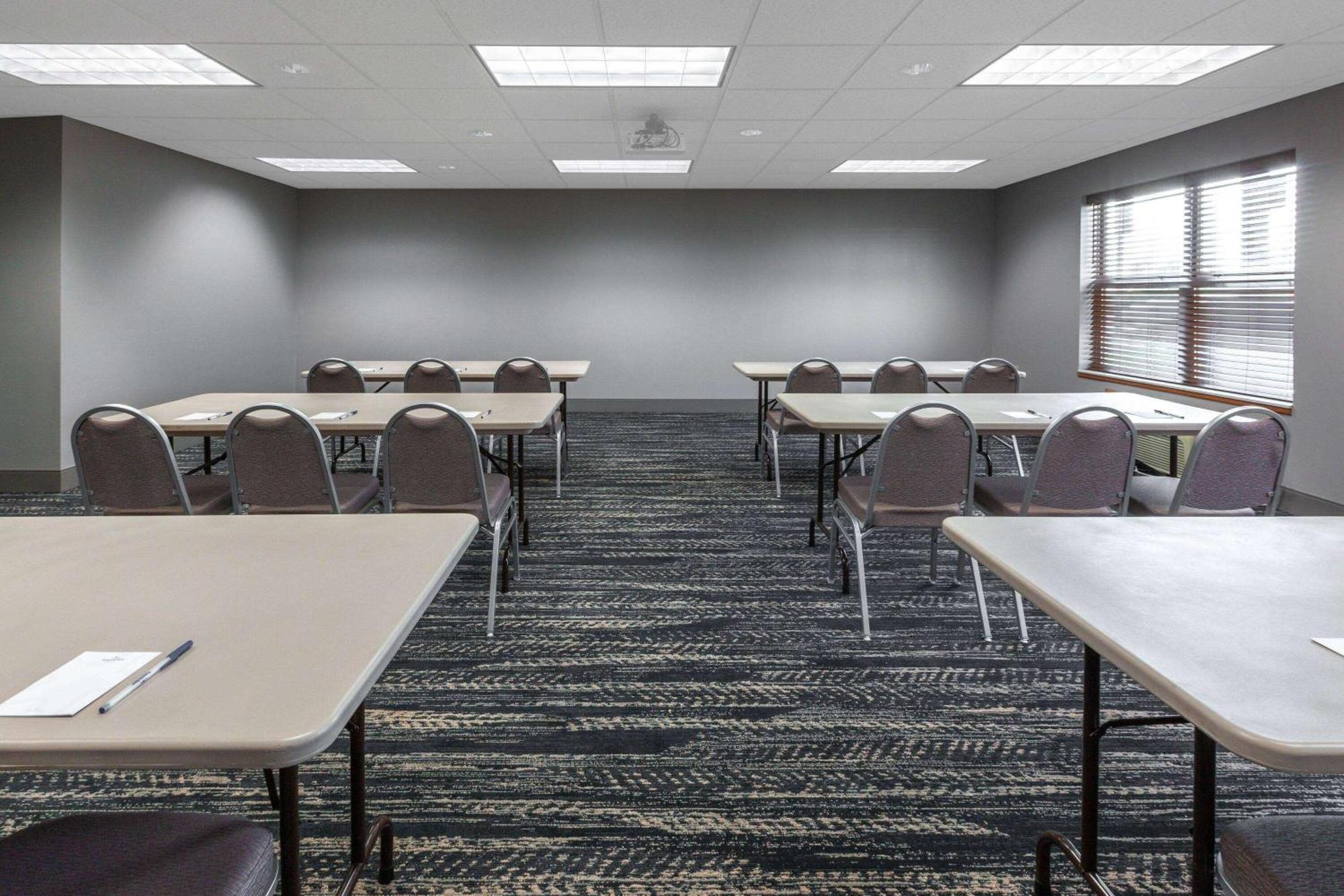 Americinn By Wyndham Iron Mountain Εξωτερικό φωτογραφία