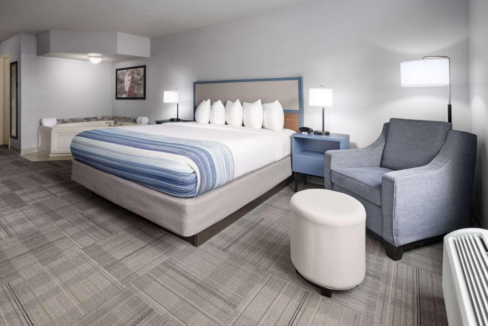 Americinn By Wyndham Iron Mountain Εξωτερικό φωτογραφία