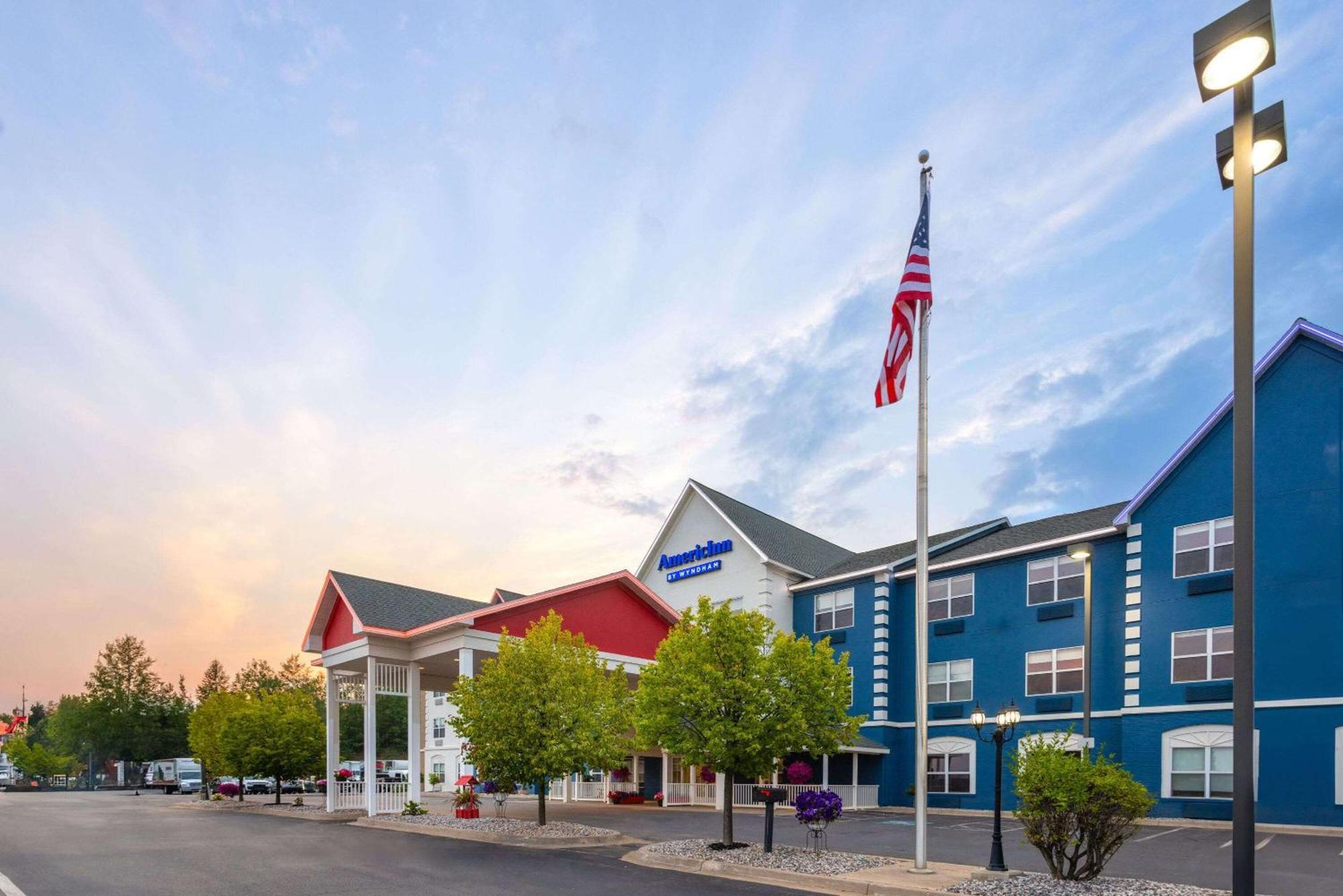 Americinn By Wyndham Iron Mountain Εξωτερικό φωτογραφία