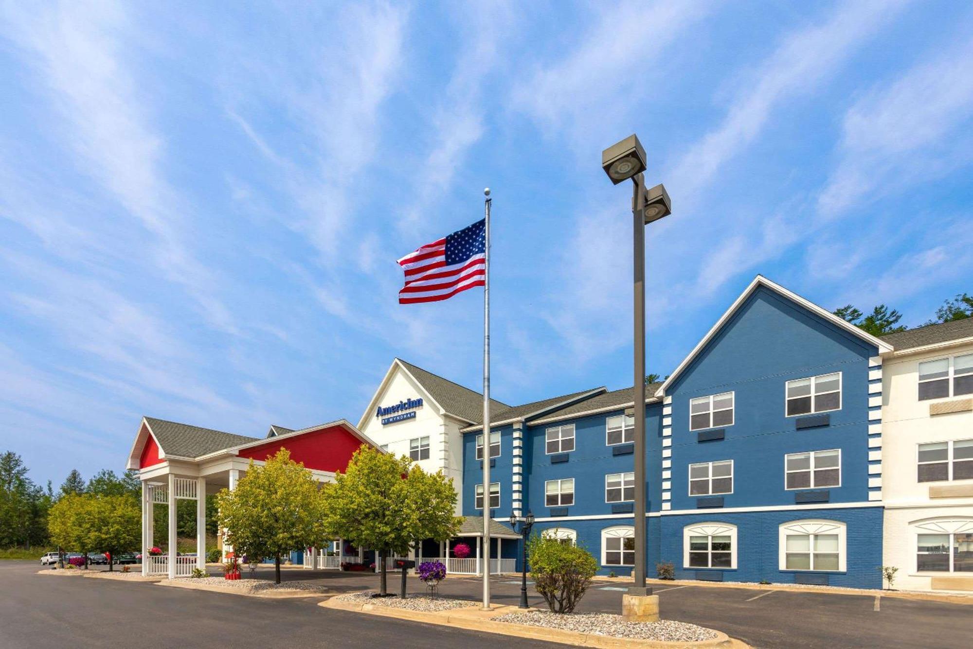 Americinn By Wyndham Iron Mountain Εξωτερικό φωτογραφία